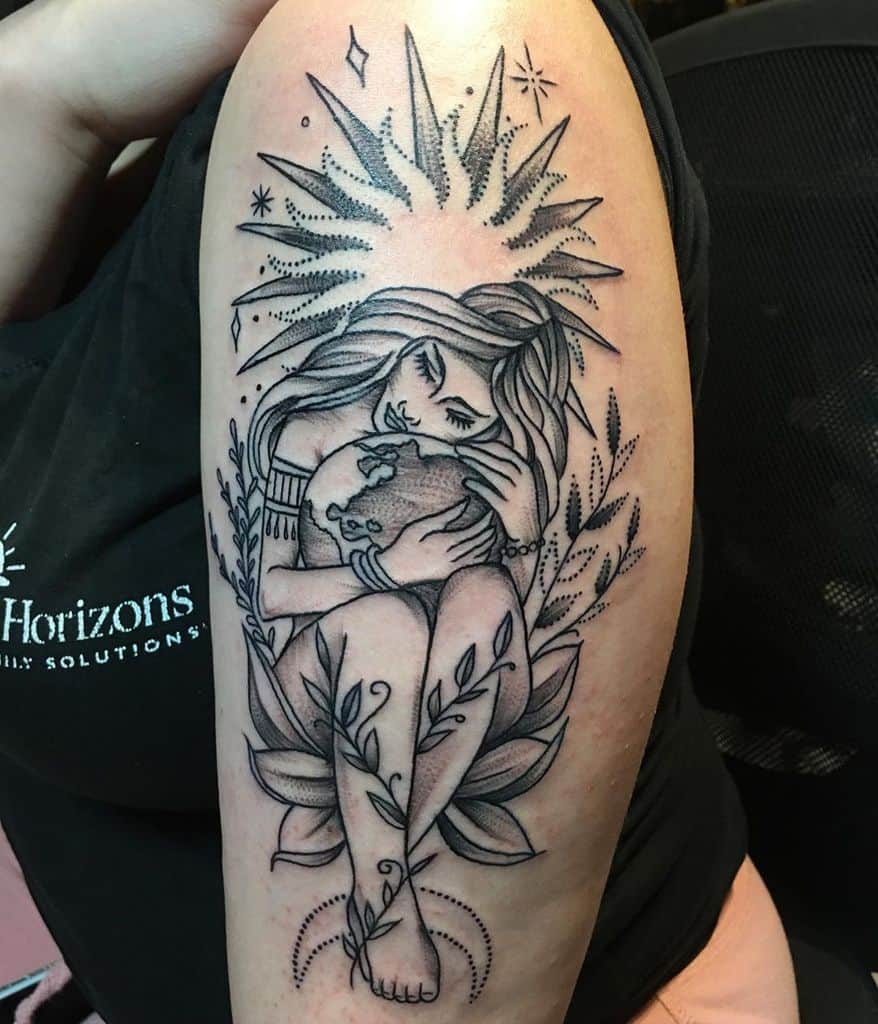 linework-flower-sun-moon-tattoo-gregozenteno