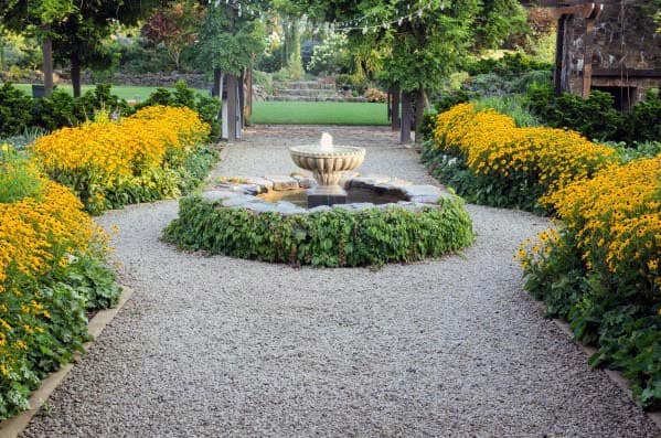 Luxury Walkway Graʋel Landscaping Ideas