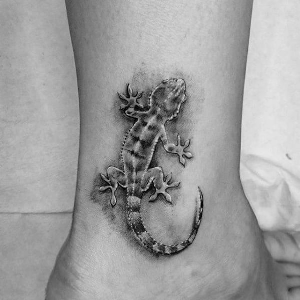 Male With Cool Shaded 3d Gecko Tattoo Design