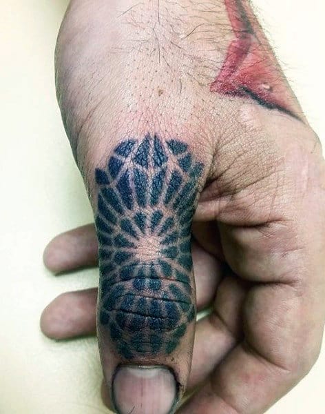 33 Beautiful Rose Finger Tattoos