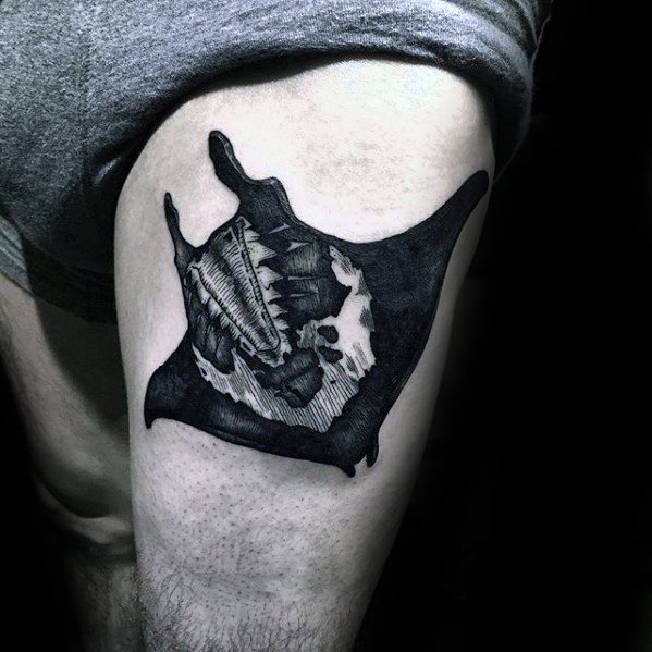 Manta Ray Tattoo Ideas For Males On Thigh