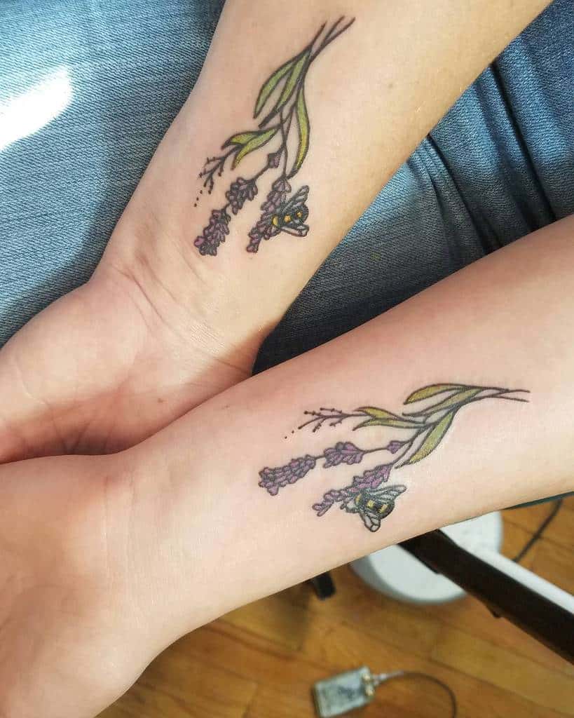 matching-floral-lavander-small-mother-daughter-tattoo-lennyresplendent