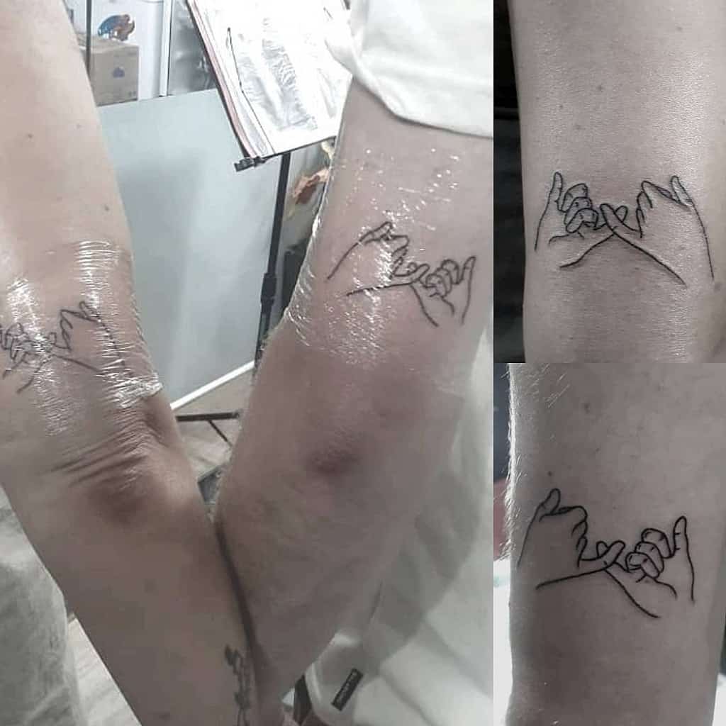 Matching Pinky Promise Tattoos 5n0wb4ll (knaeppeank)