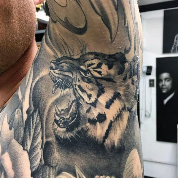 Mens Armpits Screaming Tiger Tattoo Design Ideas