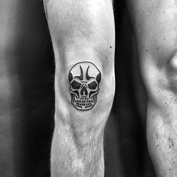 mens-simple-skull-black-ink-knee-tattoo.