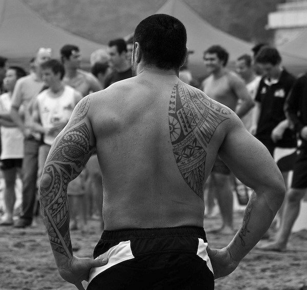 Mens Tribal Back Tattoos With Black Ink