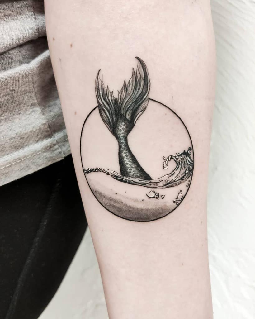 micro-realism-black-white-mermaid-tattoo-nikoambros