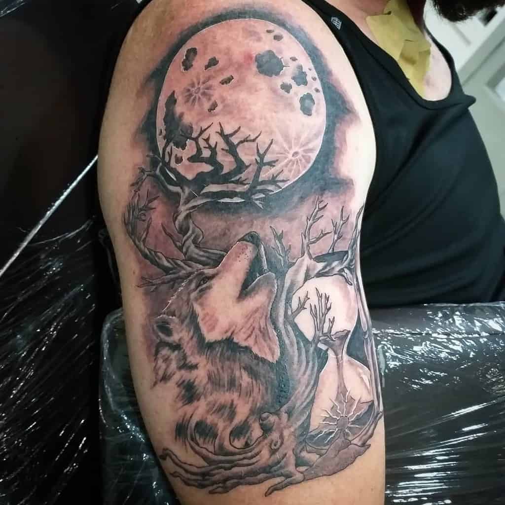 moon howling wolf tattoo untamed_tattoo_studio
