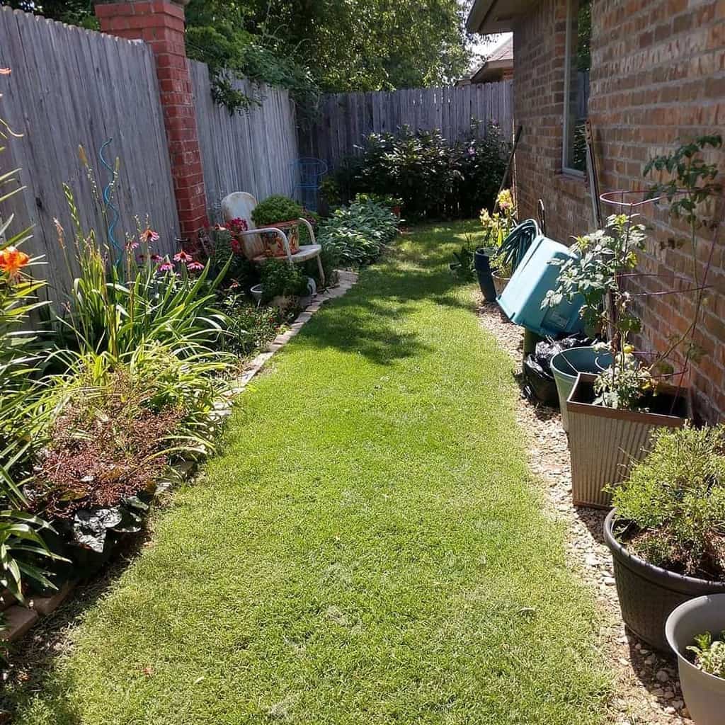 The Top 63 Small Backyard Ideas, Long Narrow Backyard Landscaping Ideas