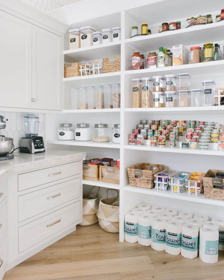 63 Inspiring and Creative Butler's Pantry Ideas in 2024