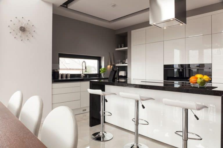 Classic Black and White Kitchen Ideas for a Timeless Contrast