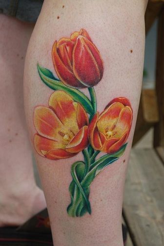 Tatouage de tulipe orange