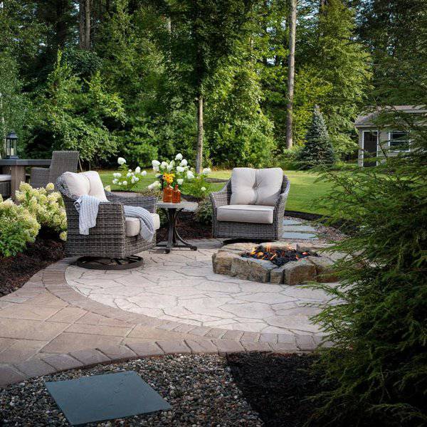 outdoor-living-space-firepit-image-7