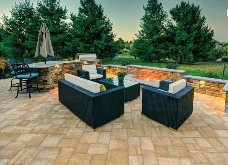 Outdoor Living Space Image 1 768x555 