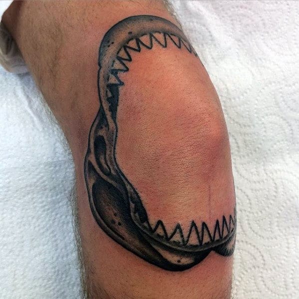 Simple Shark Jaw Male Knee Cap Tattoo Ideas  Knee tattoo Tattoos for  guys Shark jaws tattoo