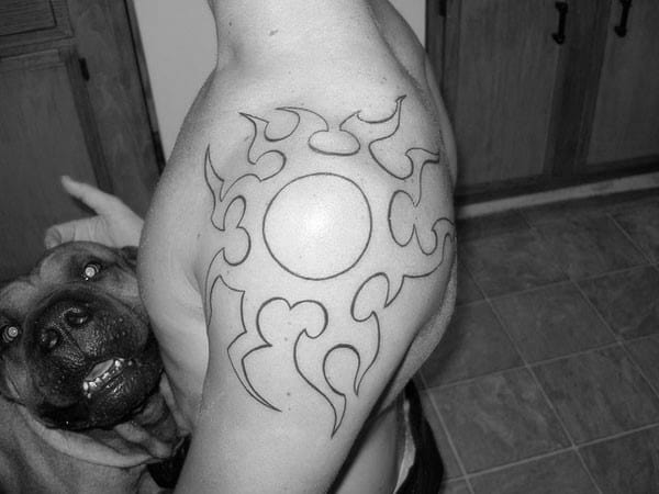 Outline Black Ink Tribal Sun Male Shoulder Tattoos