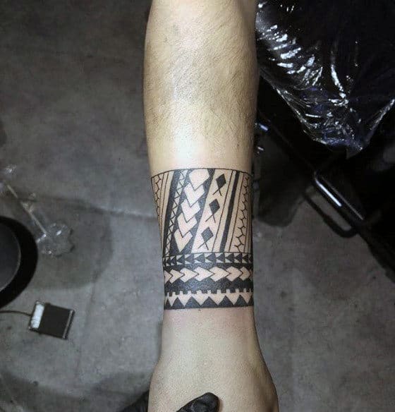 Unterarm band tattoo mann Tattoo Ideen