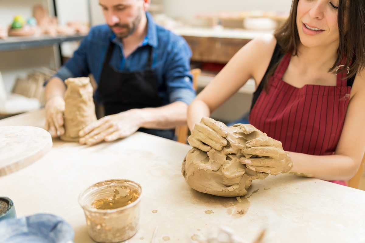 pottery class date to experience this winter