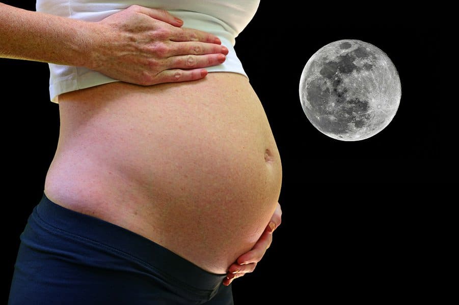pregnant woman during full moon