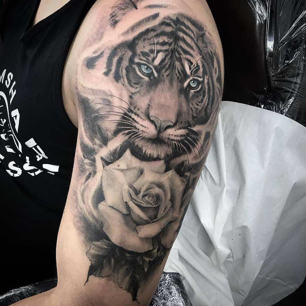 Top 61 Best Tiger Rose Tattoo Ideas  2021 Inspiration Guide  Feminine  tattoo sleeves Tiger tattoo design Forearm tattoo women