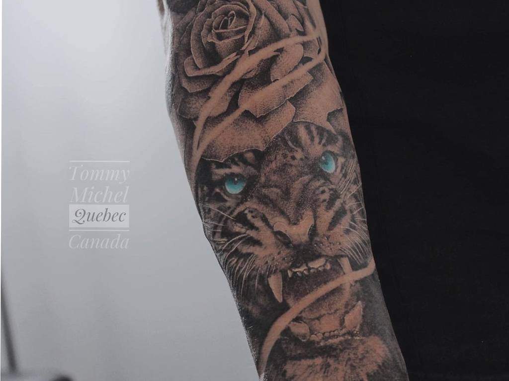 15+ Best Tiger and Rose Tattoo Designs | PetPress | Rose tattoo design, Rose  tattoos, Body art tattoos