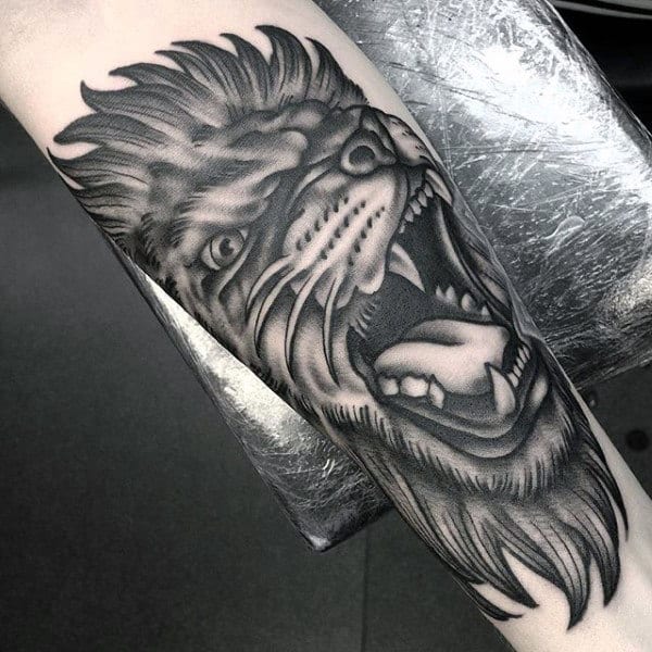 Roaring Men's 3D Lion Tattoo