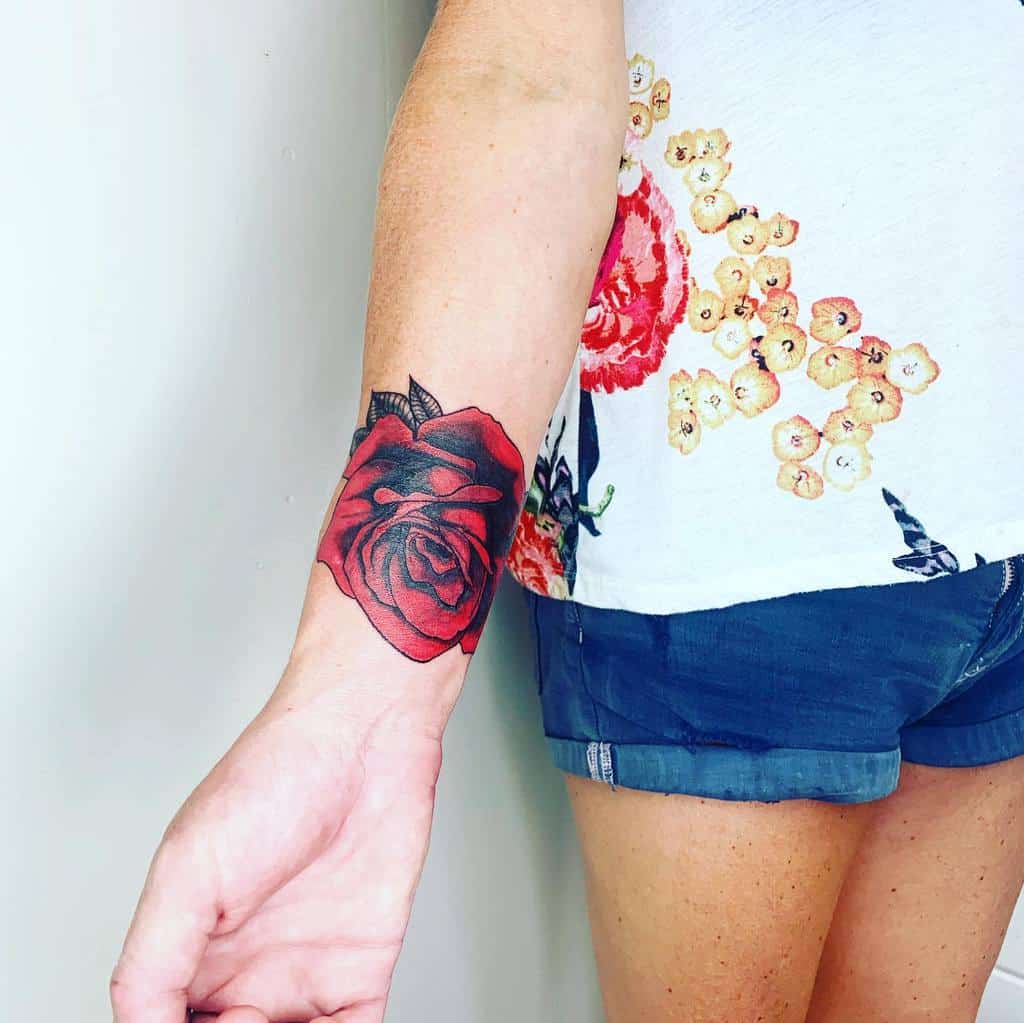 rose flower wrist tattoo hanh_v6
