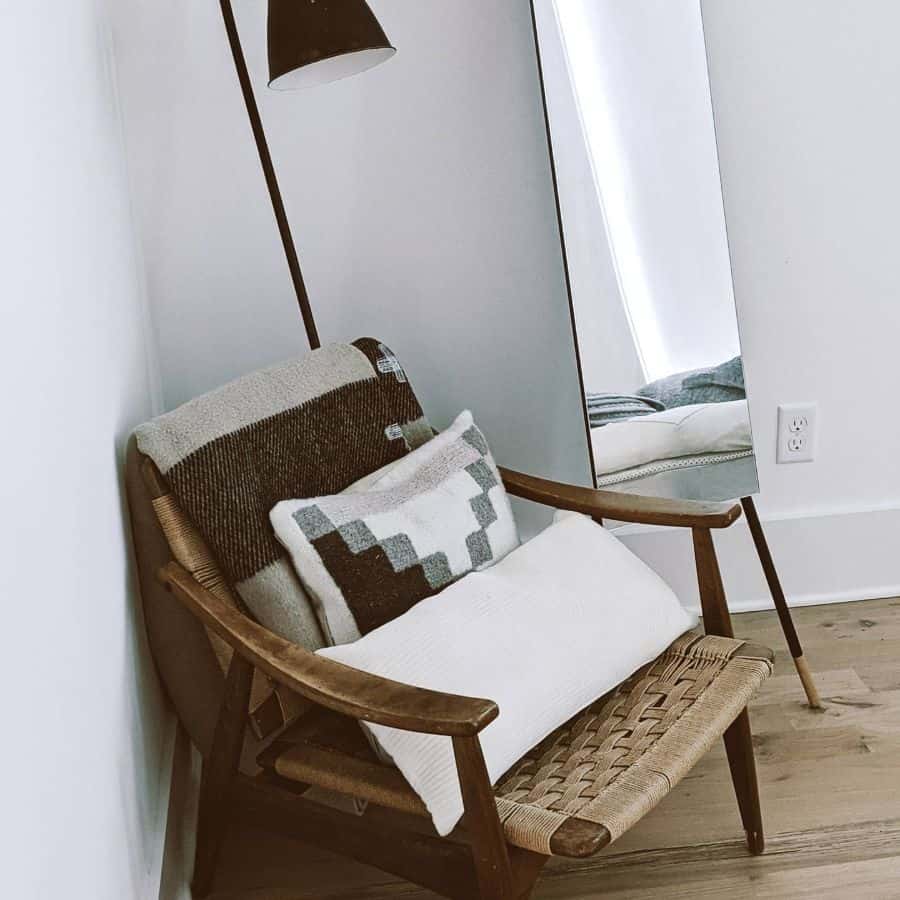 Seating Area Guest Bedroom Ideas Youngseera
