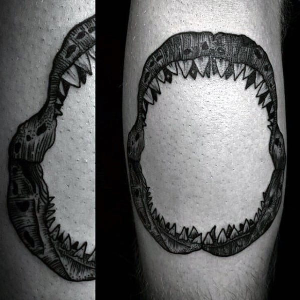 Shark jaw knee piece Done by  Lucky Cat Tattoo Studio  Facebook
