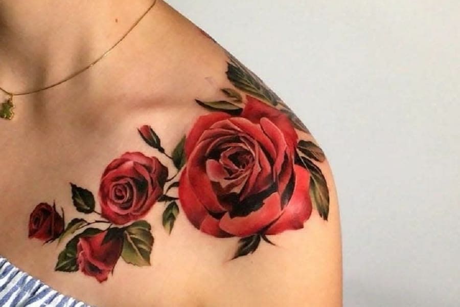 Realistic red rose tattoo  Tatuajes de rosas rojas Tatuajes de color  rosa Tatuajes de rosas para hombres