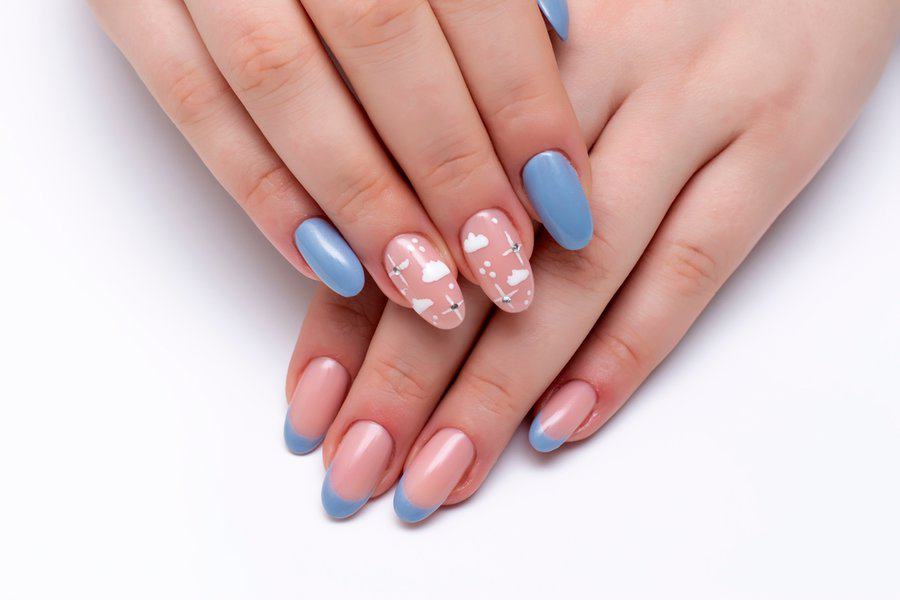 Cloud and blue nail art design