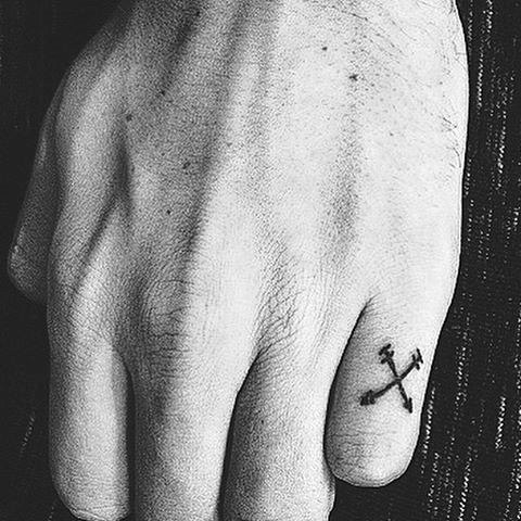 Simple Mens Arrows Finger Tattoos