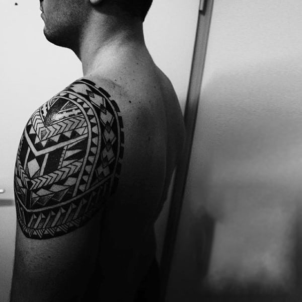 Simple Shoulder Maori Male Tattoos