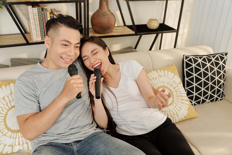 sing karaoke to experience with your partner