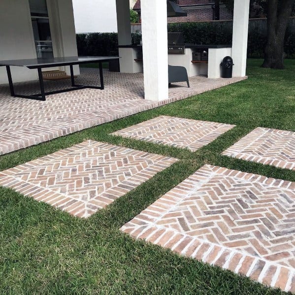 Sleek Brick Walkway Ideas With Modern Stepping Stone Look