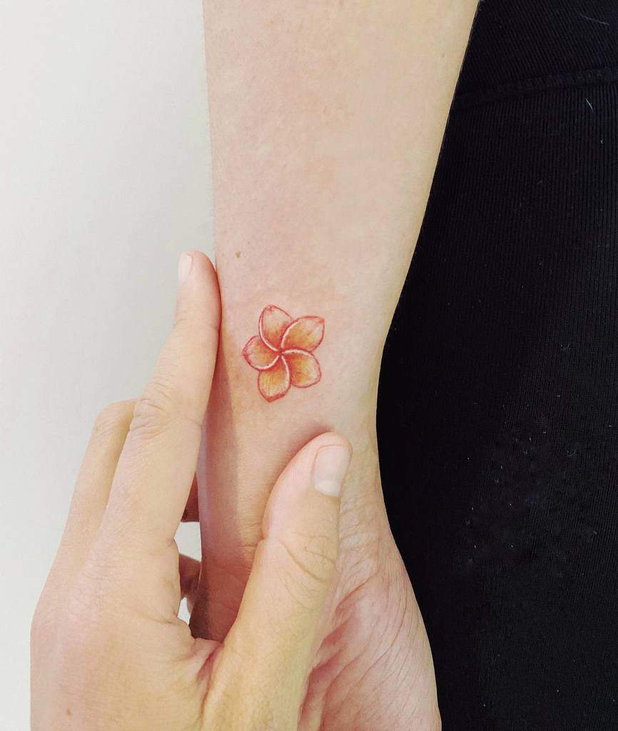 60 Plumeria Tattoo Meaning and Design Ideas | Flower wrist tattoos, Plumeria  tattoo, Hawaiian flower tattoos