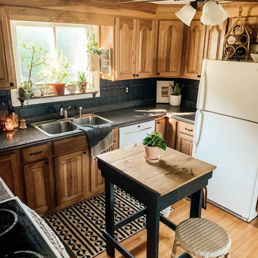 https://nextluxury.com/wp-content/uploads/small-farmhouse-kitchen-ideas-updatemycape.jpg