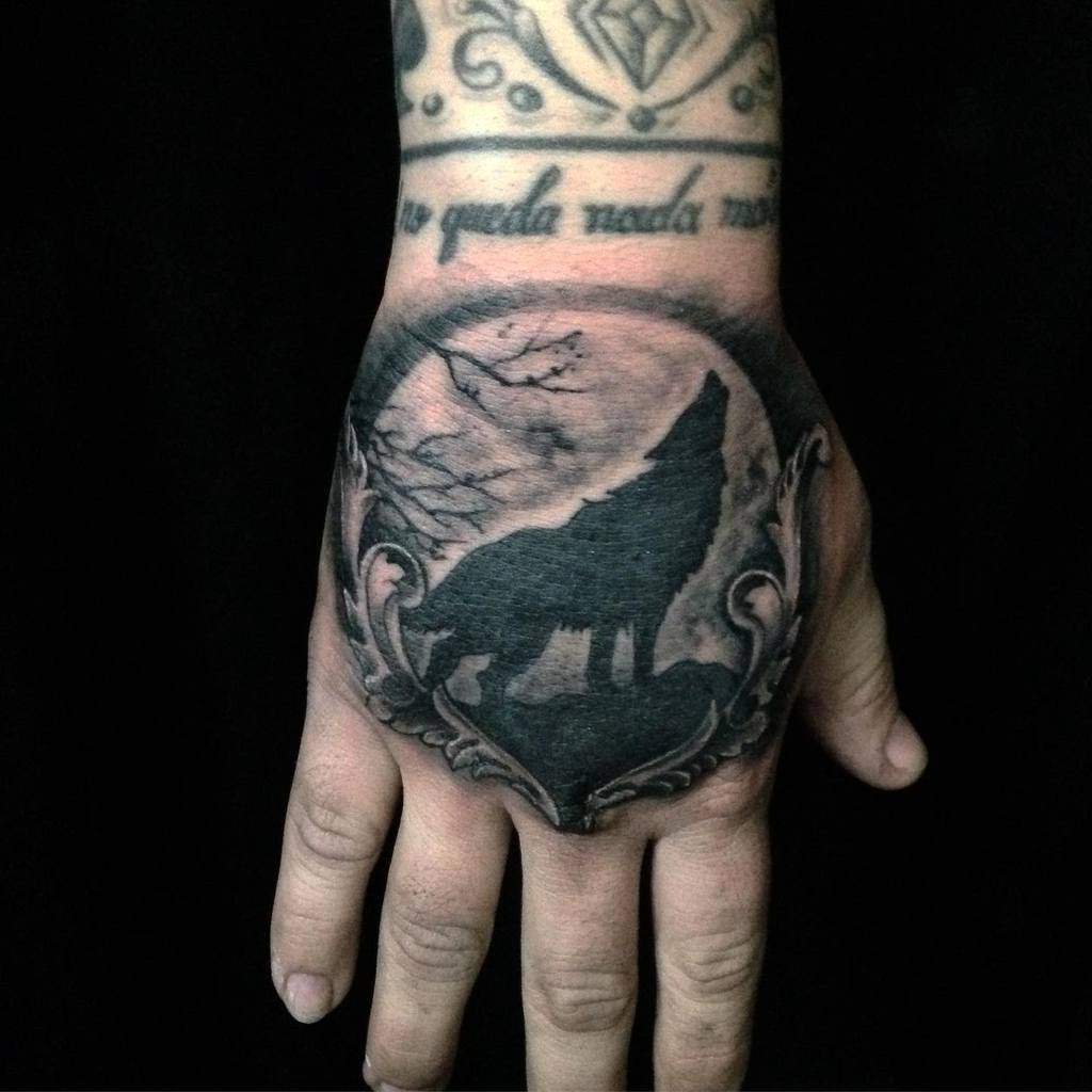 small howling wolf tattoo jeremias_giorlando
