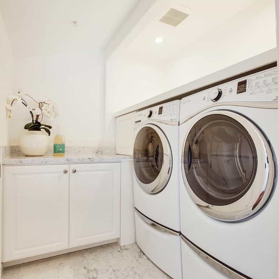 small laundry room washer and dryer