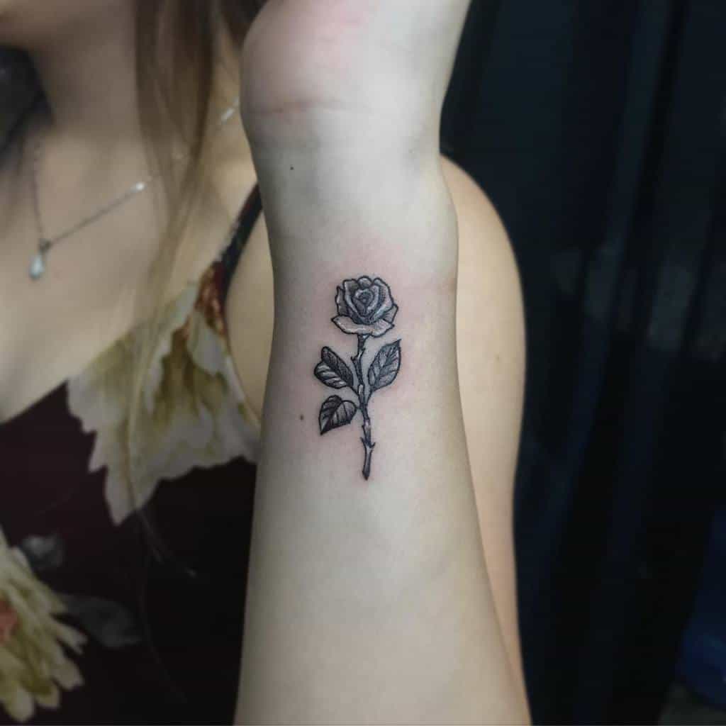 small minimalist simple rose tattoos magenta.tinta