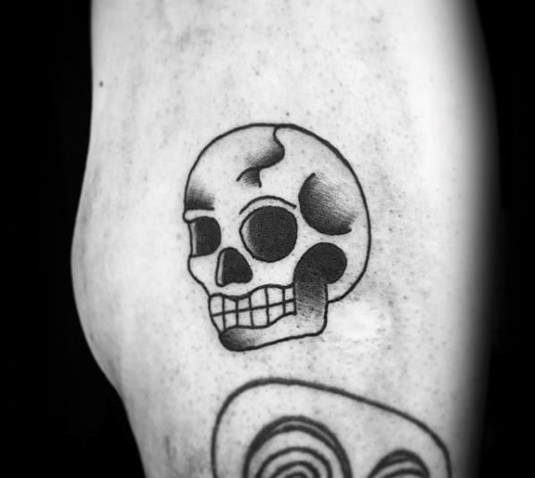 Small Traditional Shoulder Mens Skull Tattoos