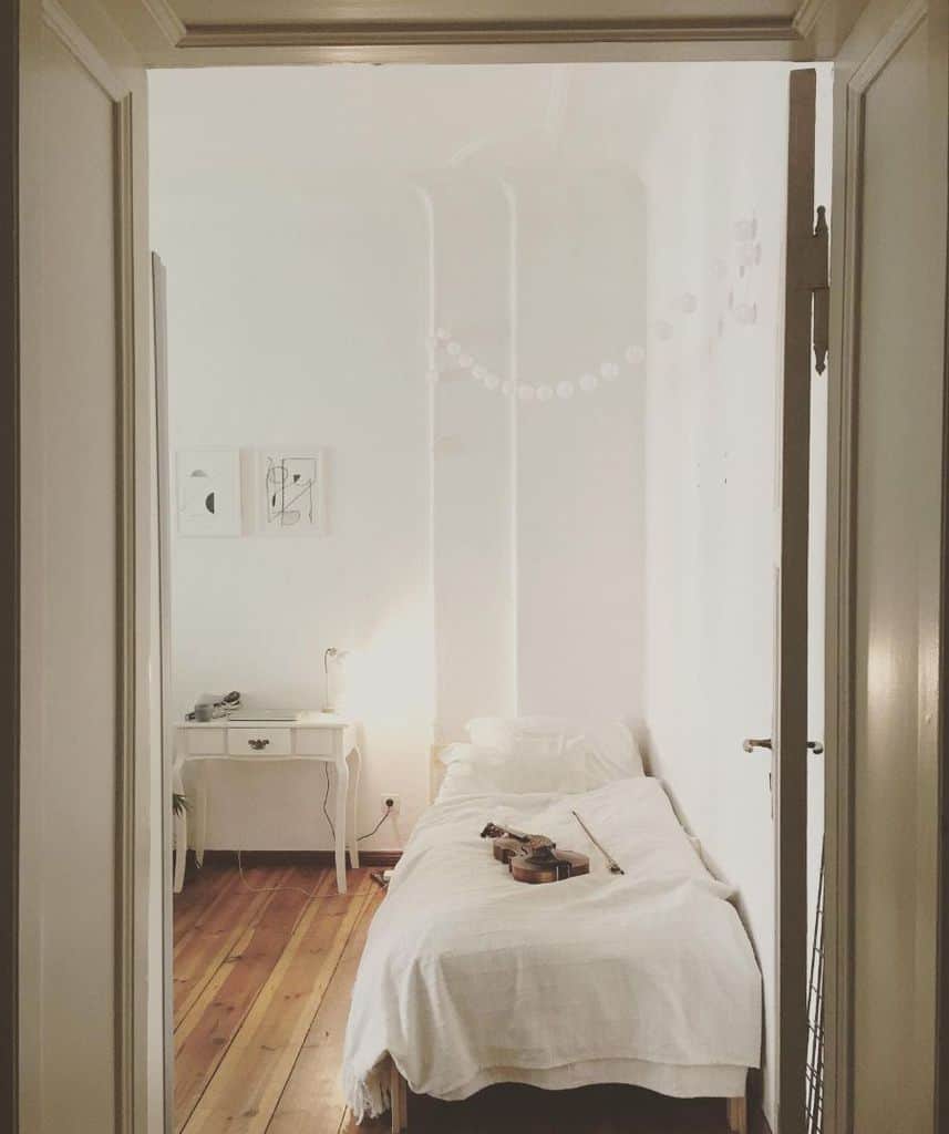 small white bedroom ideas ela_ira_music
