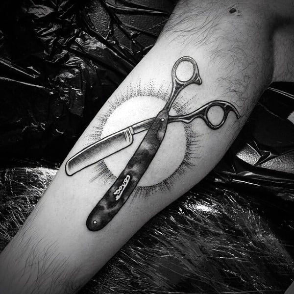 Scissors ✂️ with skull 💀 tattoo design done @iconic_art_tattoos . . Book  your tattoo now 9988000822 📍Khanda Chownk, Talwandi S... | Instagram