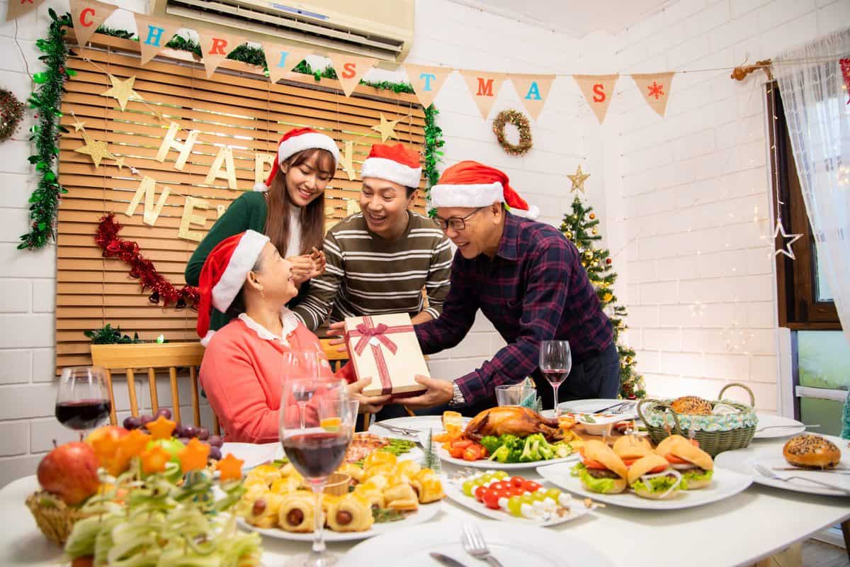 Thanksgiving,Or,Christmas,Celebration,Asian,Family,Dinner,Concept.asian,Happy,Family
