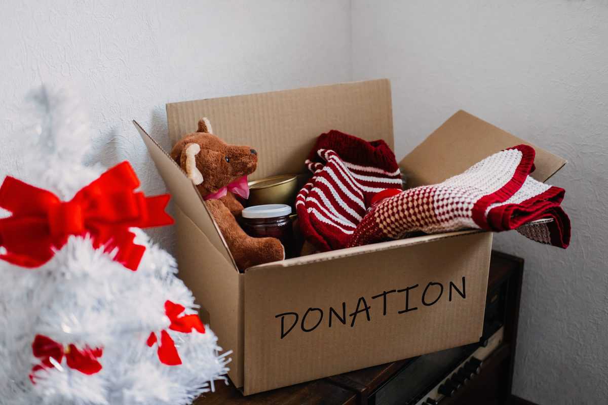 Christmas,Donation,Hampers,,Help,Refugees,And,Homeless.,Xmas,Charity,Donation