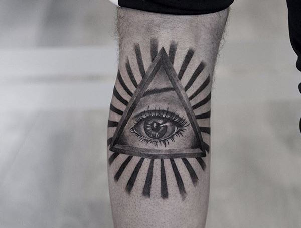 symbolic-tattoos-for-men-all-seeing-eye-meaning