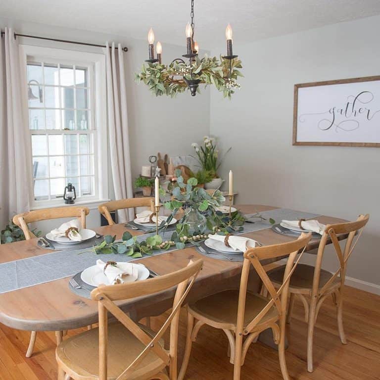 Innovative Design Ideas for a Cozy Small Dining Room