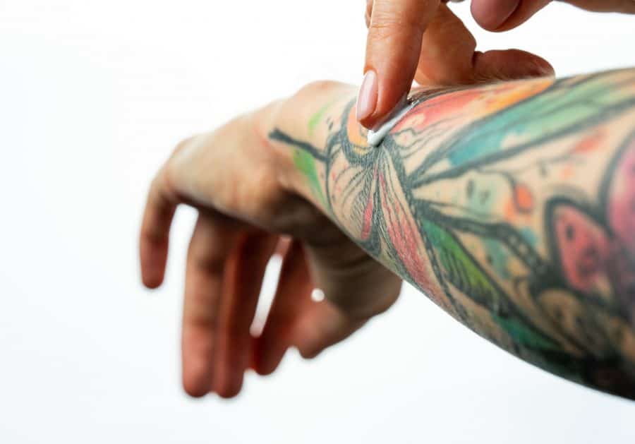 Tattoo Aftercare Salbe Anwendung