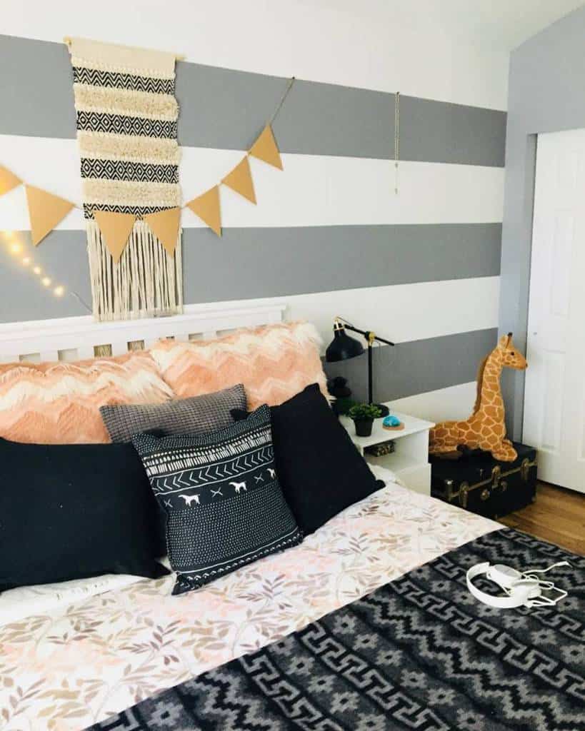 white and gray wall ideas teen girl bedroom