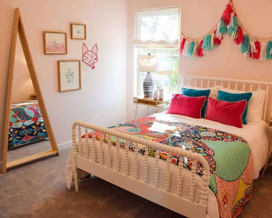 eclectic or gypsy boho minimalist bedroom ideas